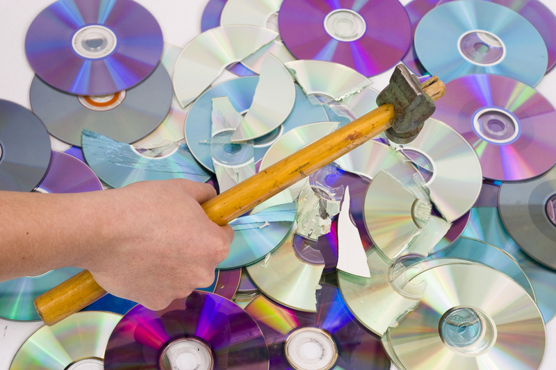 Let Go of the Past with Discreet Clutter Removal and Hoarder Clean Up